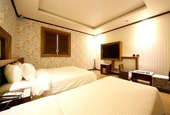 Hotel Gallerya 2*