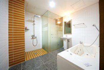 Hotel Gallerya 2*