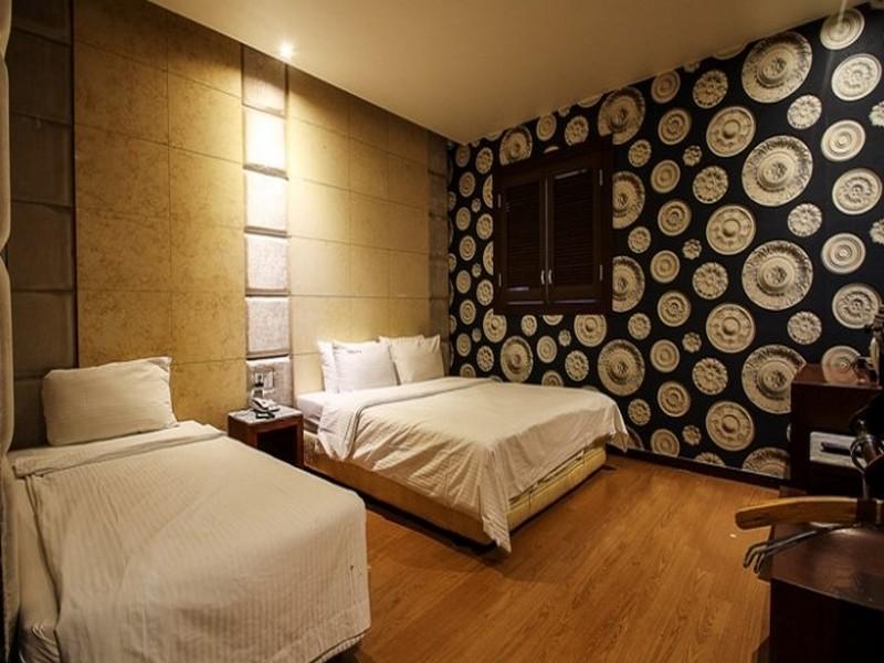 Hotel Gallerya 2*