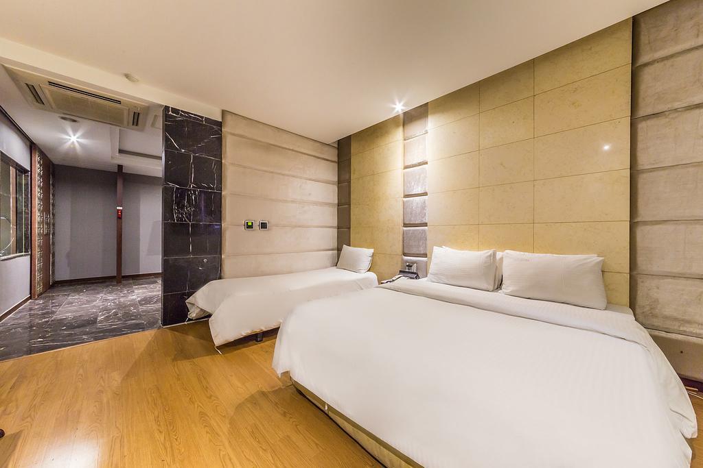 Gallerya Hotel 2*
