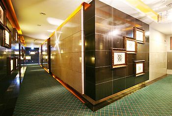 Hotel Gallerya 2*