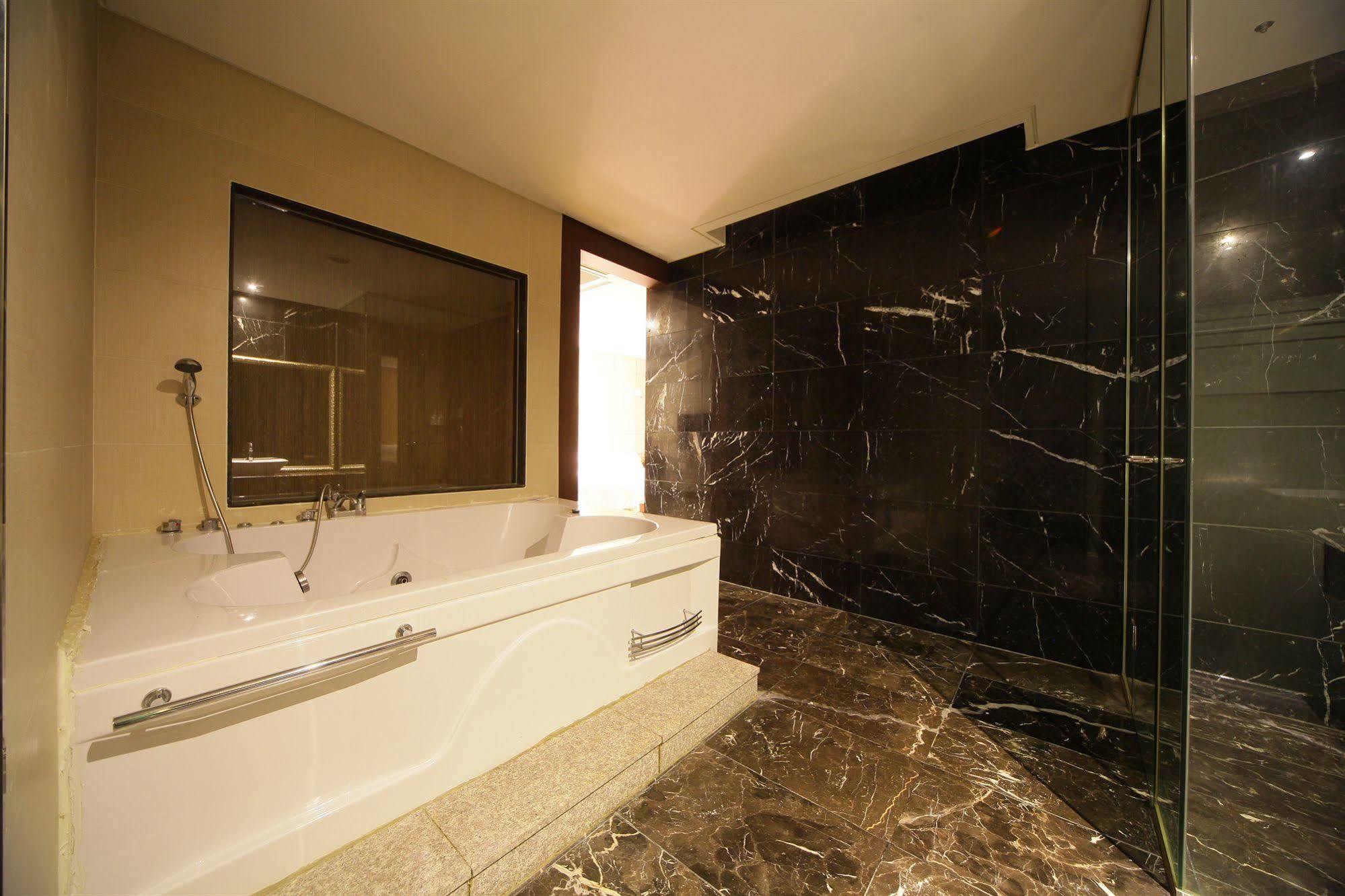 Hotel Gallerya Seoul
